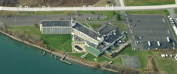 Primary Photo Of 100 Whitehaven Rd, Grand Island Hotel For Sale