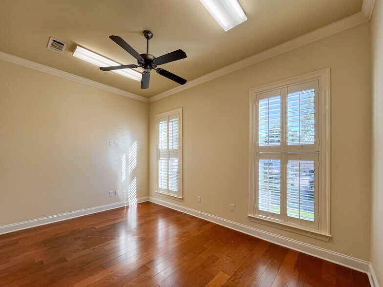 More Photos Of 1201 S Purpera Ave, Gonzales Office For Lease