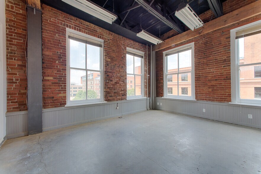 More Photos Of 311 N Market St, Dallas Loft Creative Space For Lease