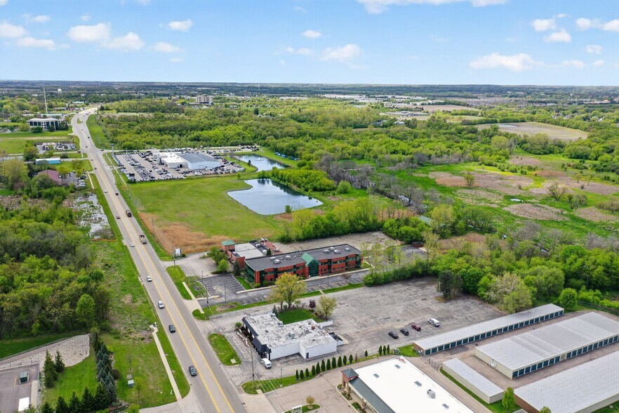 More Photos Of 213 Front St, McHenry Office For Lease