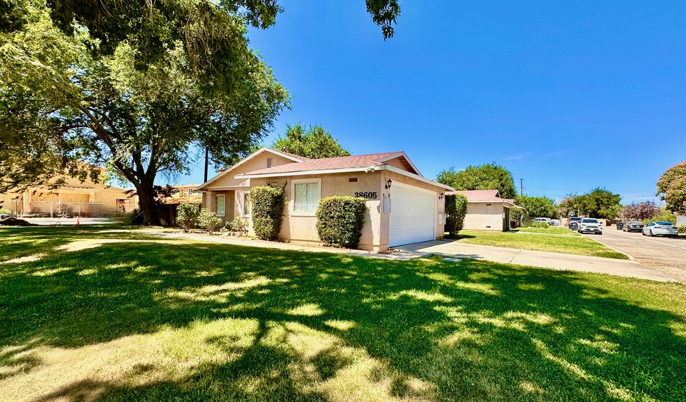 Primary Photo Of 38605 25th St E, Palmdale Apartments For Sale