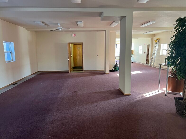 More Photos Of 1825 N Richmond St, Appleton Storefront Retail Office For Lease