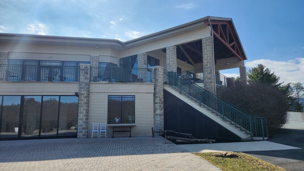 More Photos Of 2230 Fireline Rd, Palmerton Restaurant For Sale