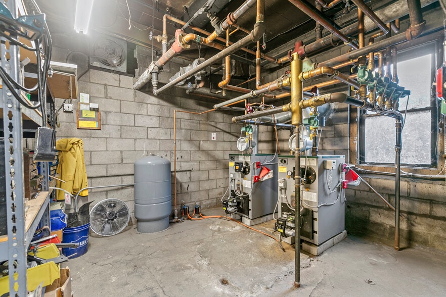 More Photos Of 373 Lexington Ave, New Haven Warehouse For Sale