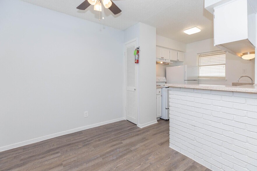More Photos Of 6768 Renwick Dr, Houston Apartments For Sale