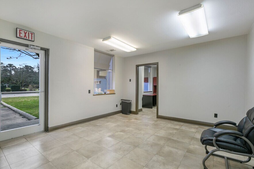 More Photos Of 1226 Fremaux Ave, Slidell Distribution For Lease