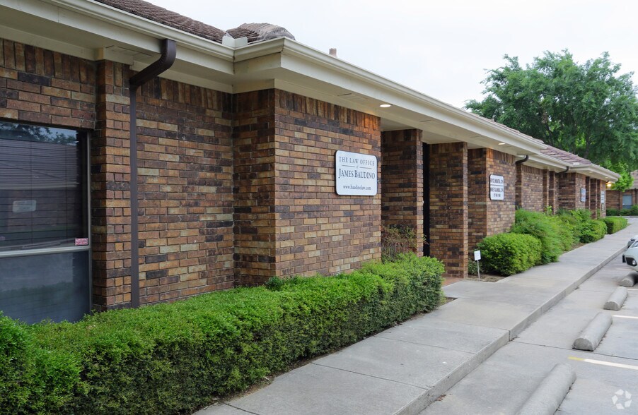 More Photos Of 2313 Roosevelt Dr, Dwg Office For Sale