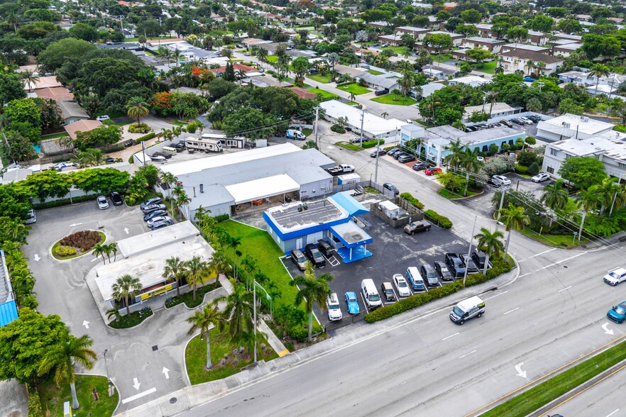More Photos Of 1941 NE 34th Ct, Lighthouse Point Freestanding For Sale