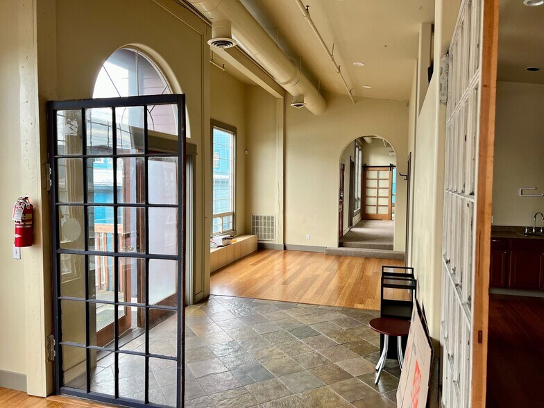 More Photos Of 3200-3220 1st Ave S, Seattle Office For Lease