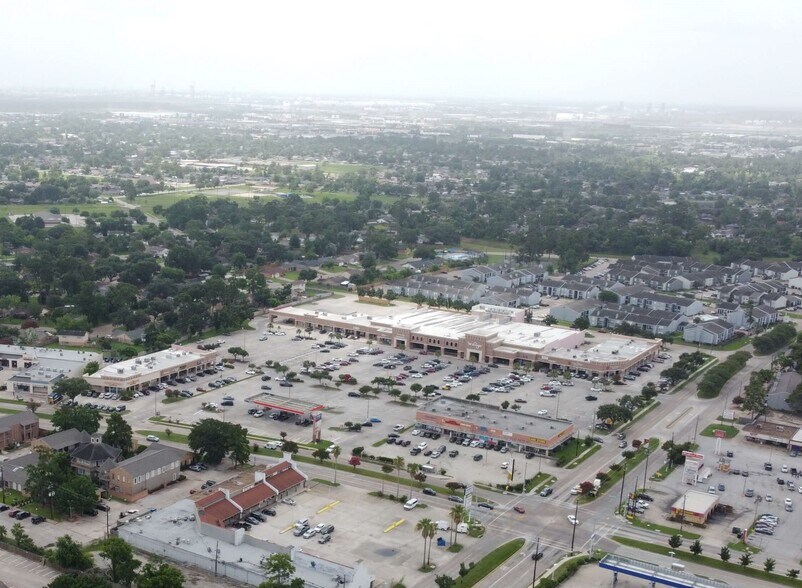 More Photos Of 12620 Woodforest Blvd, Houston Unknown For Lease