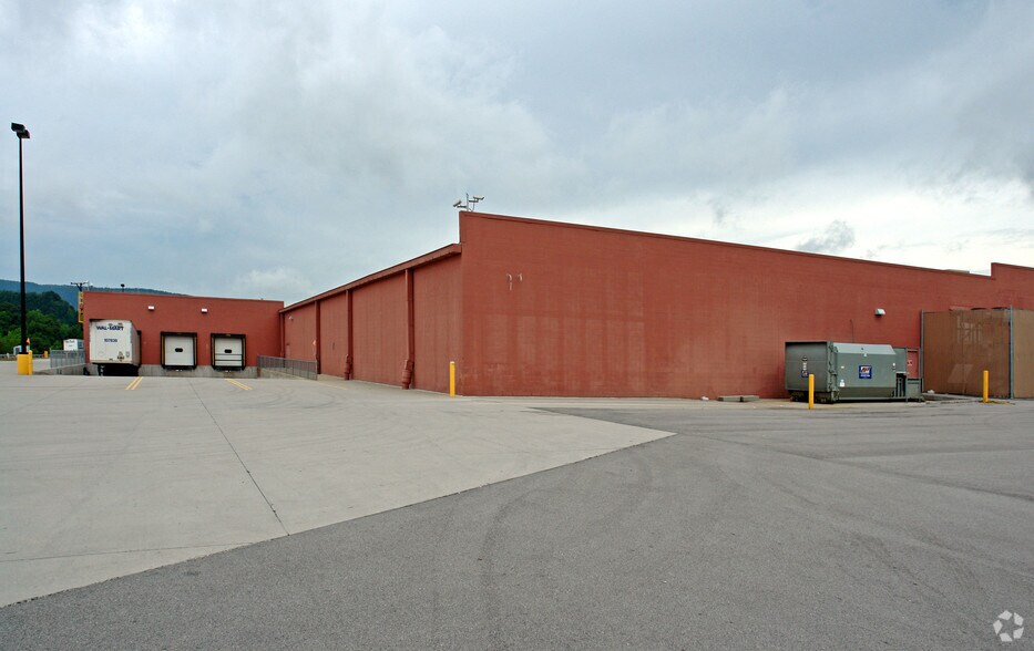 More Photos Of 3450 Cummings Hwy, Chattanooga Unknown For Lease