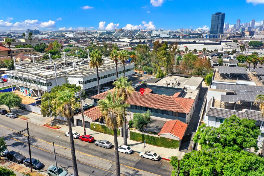 More Photos Of 435 S Boyle Ave, Los Angeles Office Residential For Sale