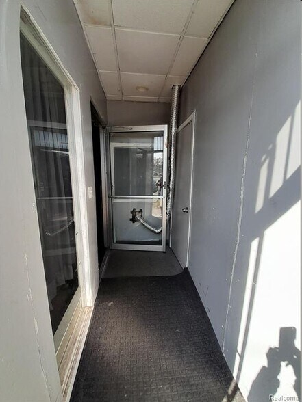 More Photos Of 12121 Gratiot Ave, Detroit Restaurant For Sale