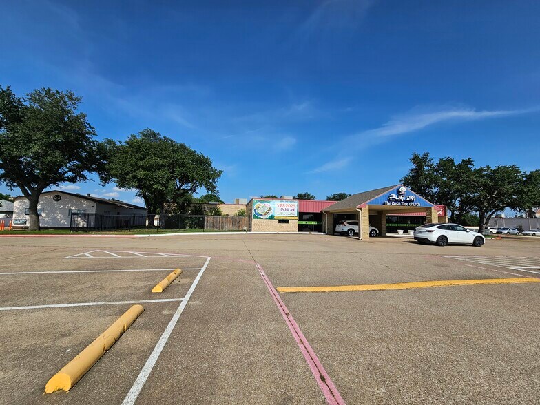 More Photos Of 3114 Old Denton Rd, Carrollton Specialty For Sale