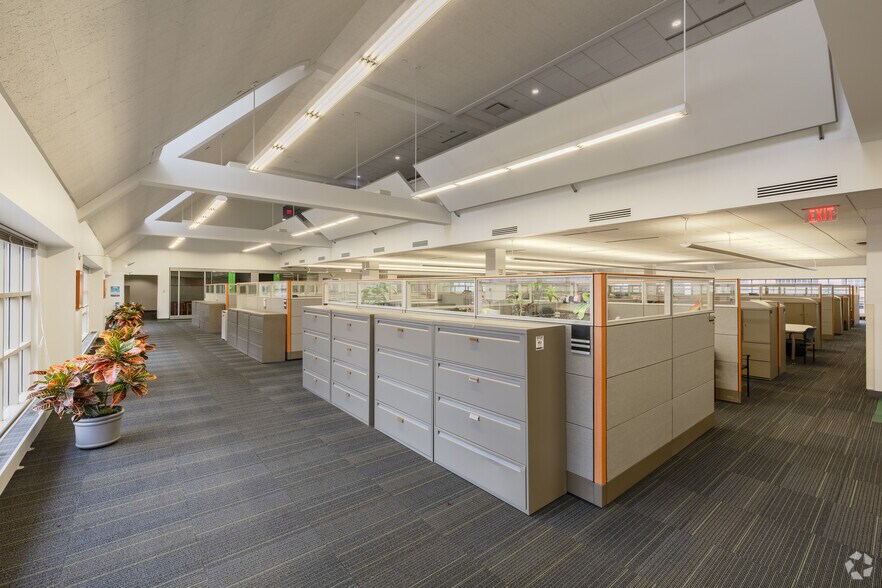 More Photos Of 27777 Inkster Rd, Farmington Hills Office For Lease