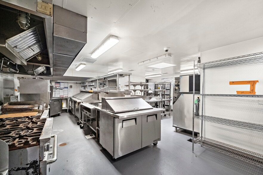 More Photos Of 450 S Coast Hwy, Laguna Beach Restaurant For Lease