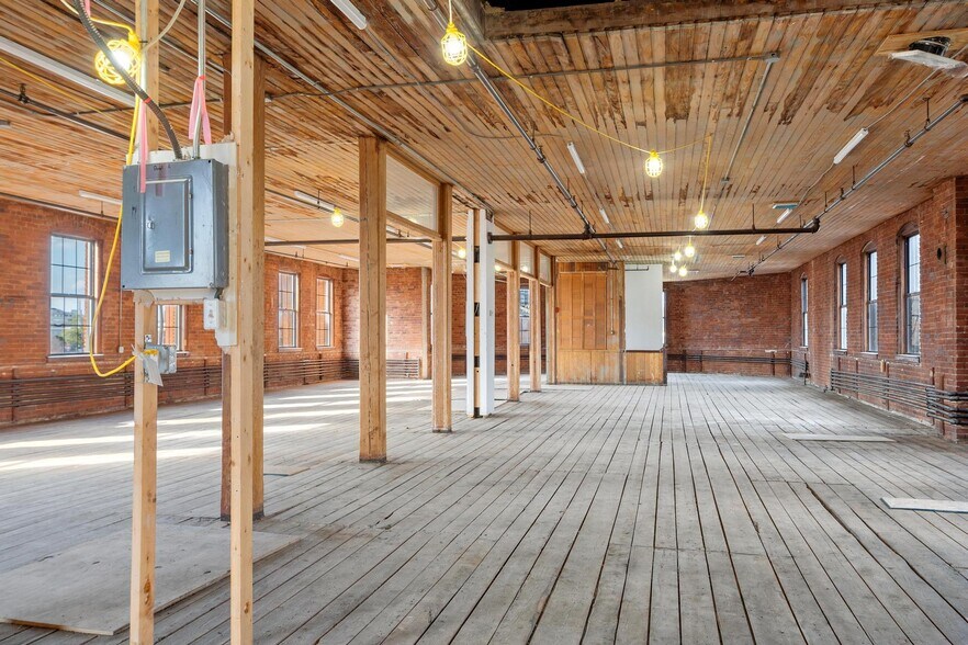 More Photos Of 65 Water St, Worcester Loft Creative Space For Sale