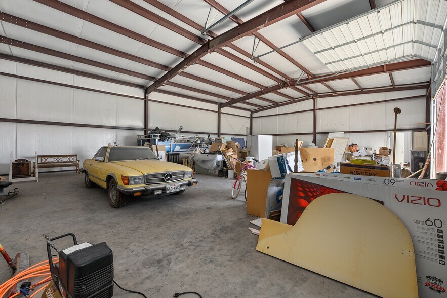 More Photos Of 165 Tecon Cv, Buda Warehouse For Lease