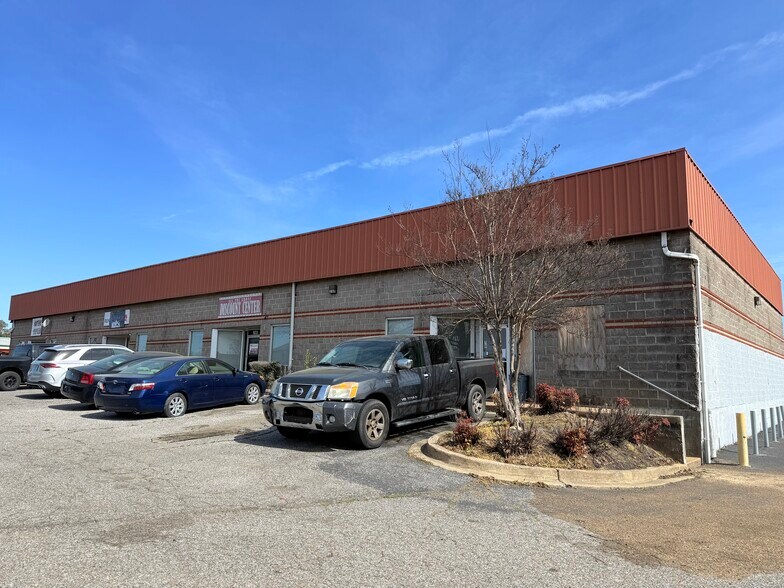 More Photos Of 4200 Lamar Ave, Memphis Warehouse For Lease