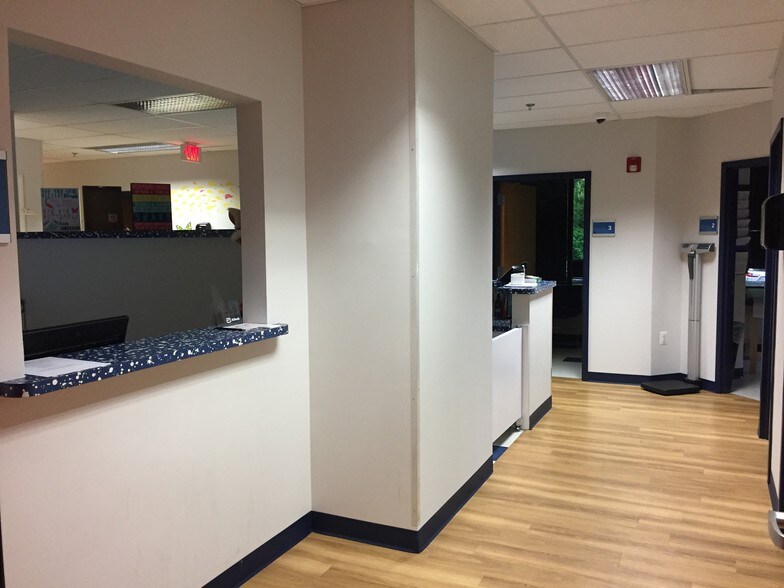 More Photos Of 33 Rock Hill Rd, Bala Cynwyd Office For Lease