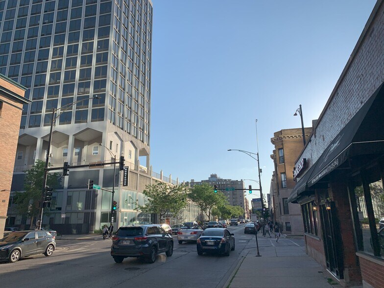 More Photos Of 4407 N Hazel St, Chicago Apartments For Lease