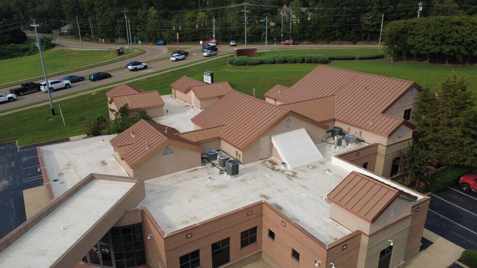 More Photos Of 28 Medical Center Dr, Jackson Healthcare For Sale