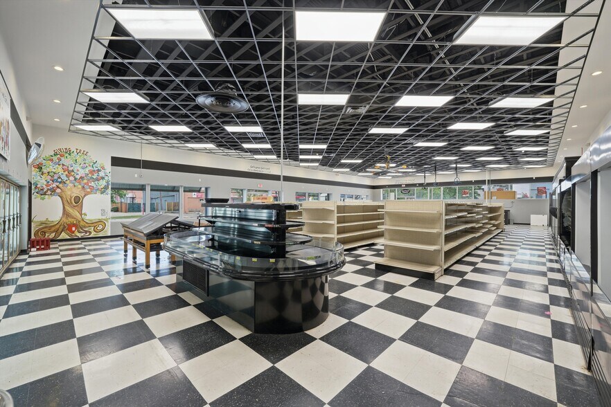 More Photos Of 1505 N 15th St, Waco Supermarket For Lease