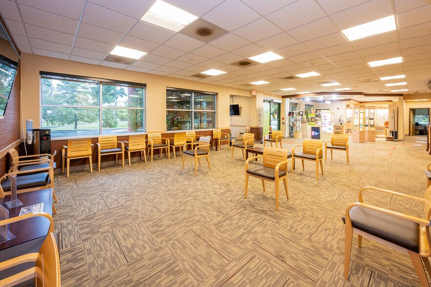 More Photos Of 301-303 Sterling Dr, Orchard Park Medical For Lease