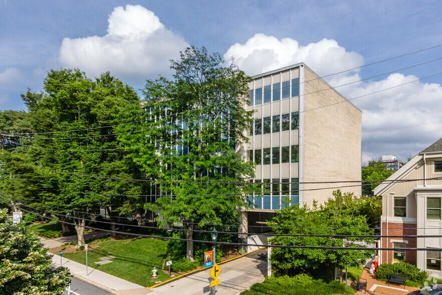 More Photos Of 1400 Spring St, Silver Spring Medical For Lease