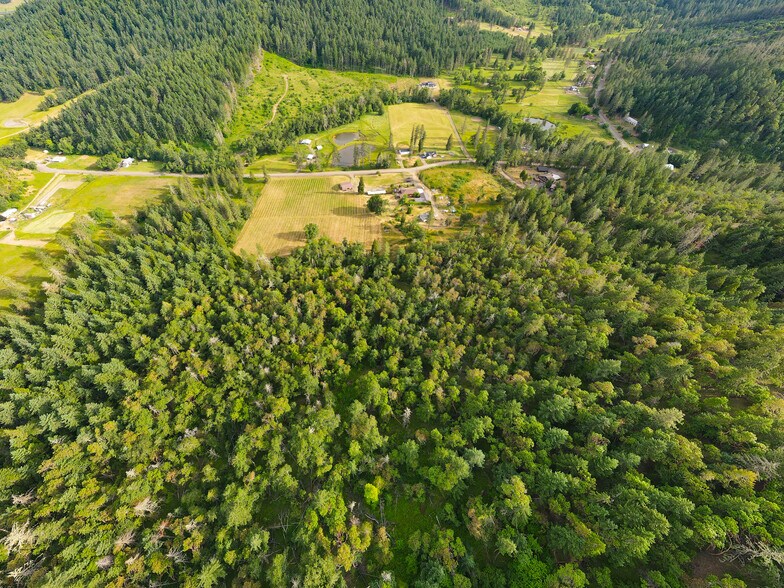 More Photos Of 1329 Larson Rd, Roseburg Winery Vineyard For Sale