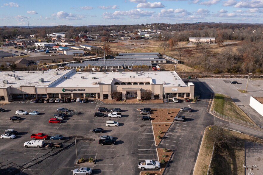 More Photos Of 500 W Main St, Hendersonville Freestanding For Lease