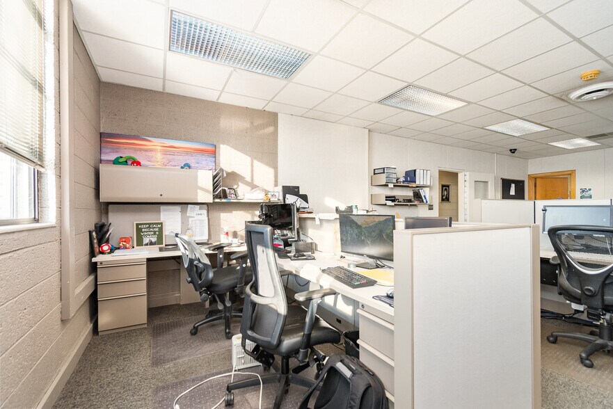 More Photos Of 334 S Water St, Saginaw Office For Sale