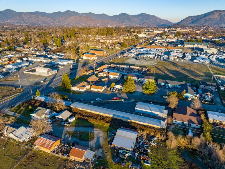 More Photos Of 100 Pardee Ln, Grants Pass Self Storage For Sale