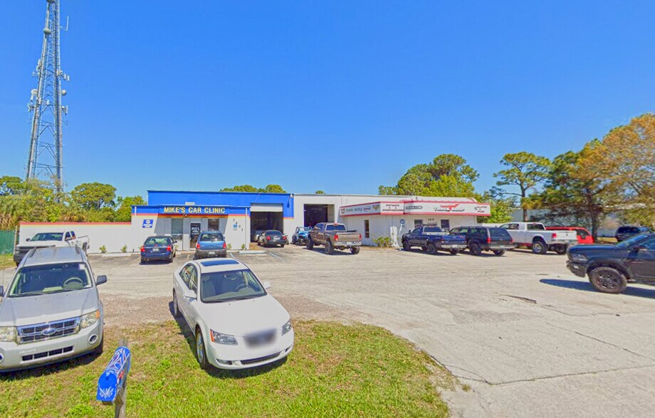 More Photos Of 1601-1607 SE Village Green Dr, Port Saint Lucie Service For Sale
