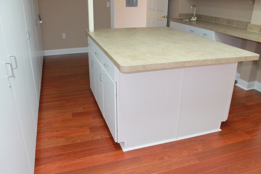 More Photos Of 6817 Southpoint Pky, Jacksonville Office For Sale