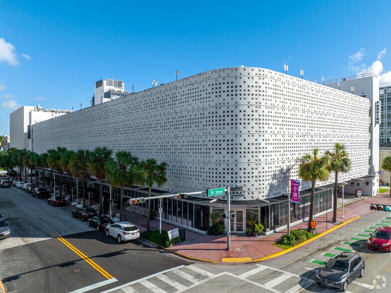 More Photos Of 420 Lincoln Rd, Miami Beach Loft Creative Space For Lease