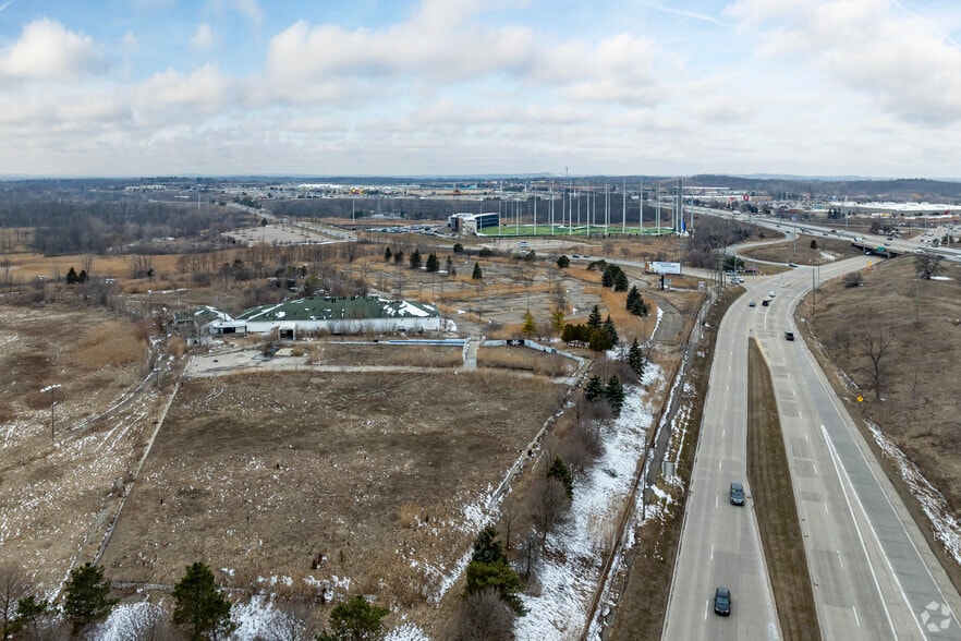 More Photos Of 3951-3971 Joslyn Rd, Auburn Hills Land For Sale
