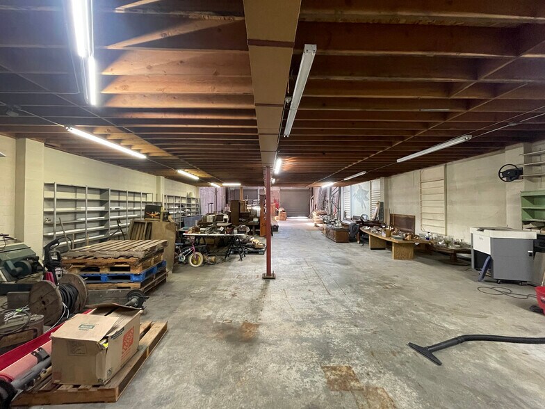More Photos Of 1319-1321 5th St, Berkeley Warehouse For Sale