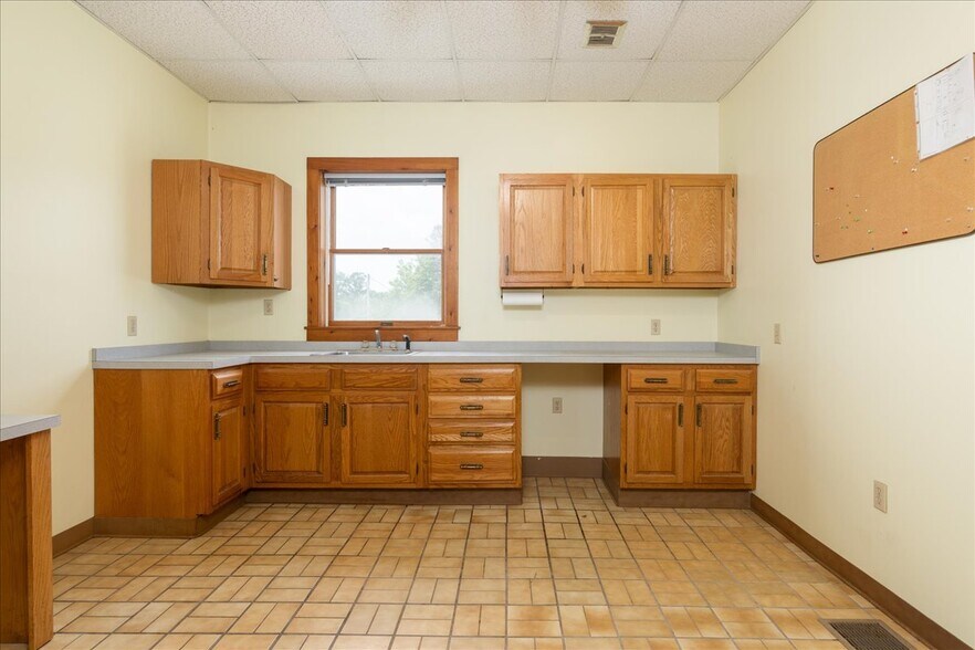 More Photos Of 1091 Jamison Rd, Elma Office For Sale