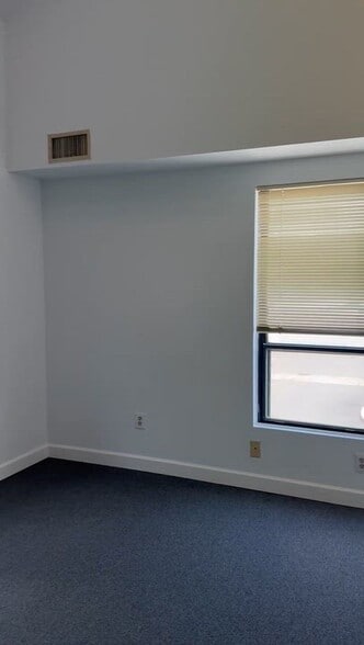 More Photos Of 8569-8573 Sudley Rd, Manassas Medical For Sale