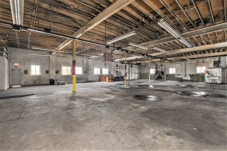 More Photos Of 2632 Park St, Muskegon Heights Warehouse For Sale