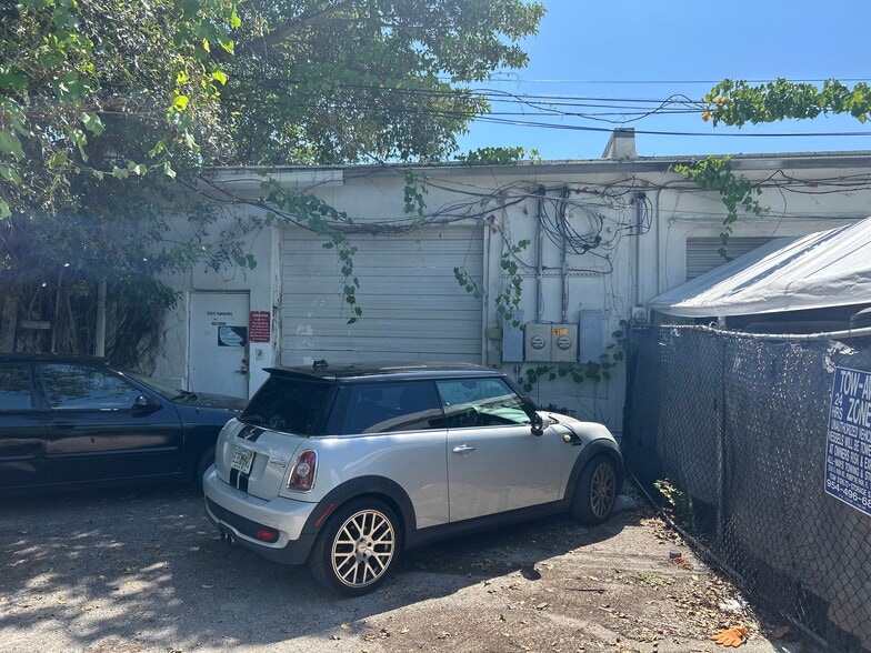 More Photos Of 1318 Federal Hwy, Hollywood Storefront For Lease
