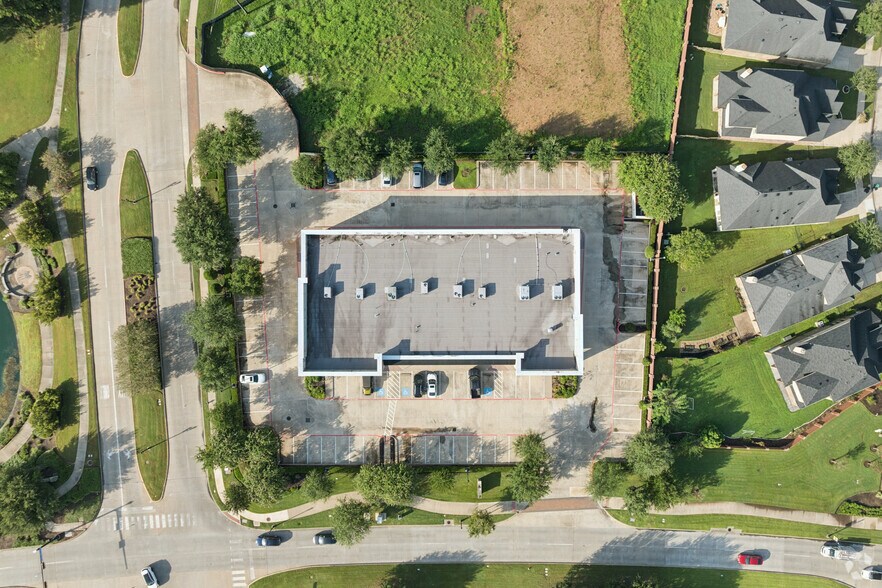 More Photos Of 18318 University Blvd, Sugar Land Storefront For Lease