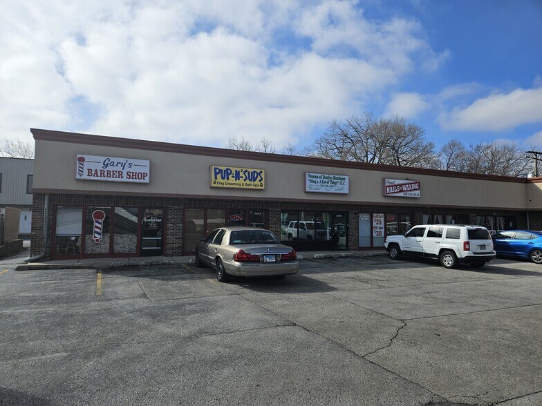 More Photos Of 4815 155th St, Oak Forest General Retail For Sale