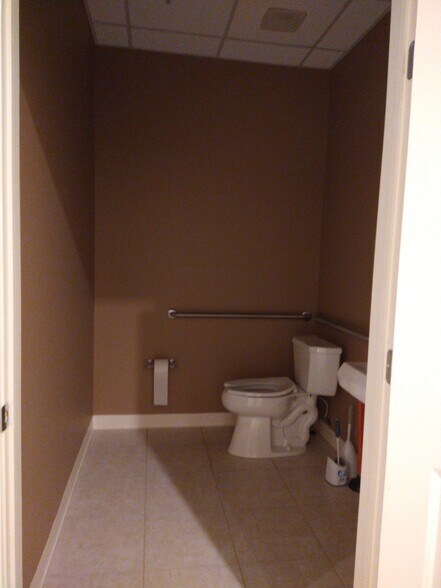 More Photos Of 1750 Longleaf Blvd, Lake Wales Light Distribution For Sale