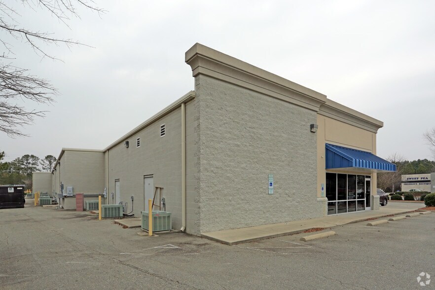 More Photos Of 218-250 Venture Dr, Smithfield General Retail For Lease