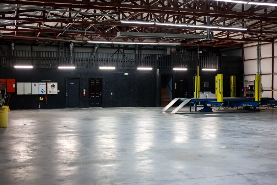 More Photos Of 2308 Icenhour Ct, Lenoir Industrial For Lease