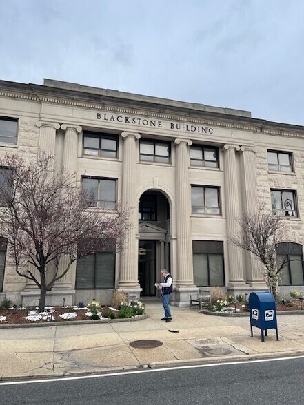 More Photos Of 1527 Franklin Ave, Mineola Office For Lease