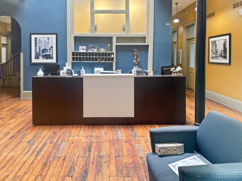 More Photos Of 103-107 W 9th St, Kansas City Coworking Space