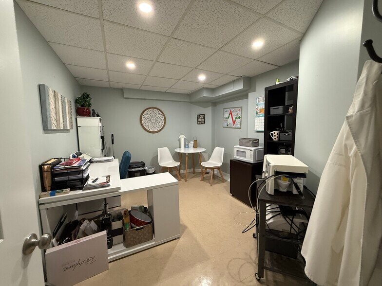 More Photos Of 178 Park St, North Reading Medical For Lease